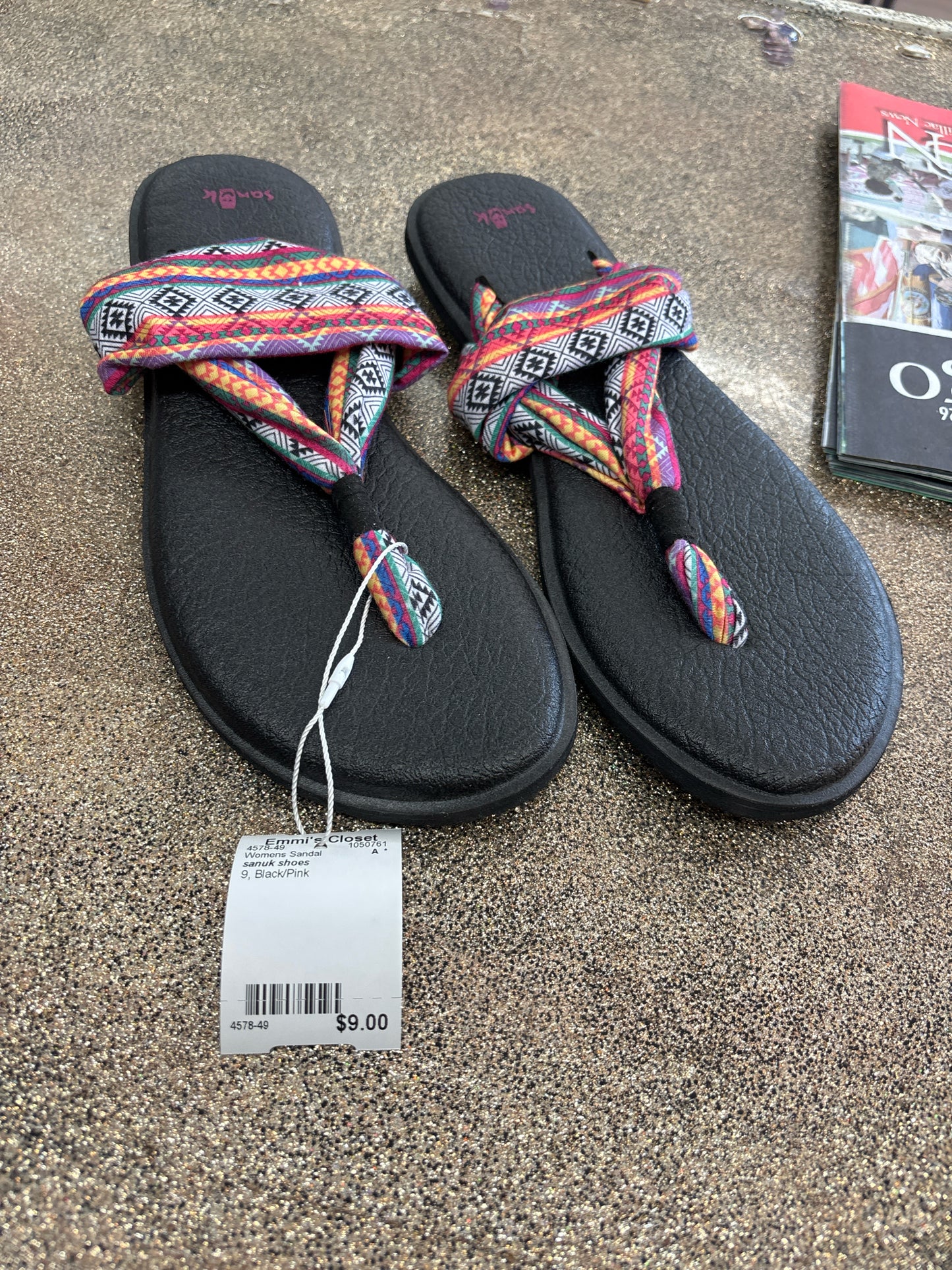 9 sanuk shoes Black/Pink Womens Sandal
