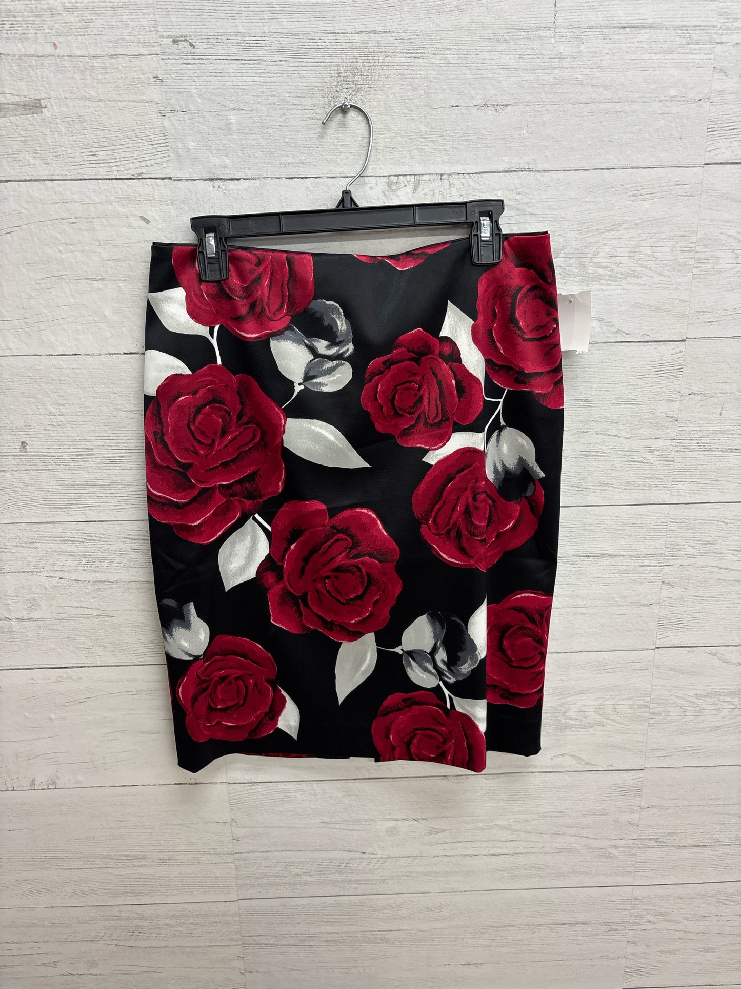 Size 6 WhiteHouseBlkMarket black/red Skirt