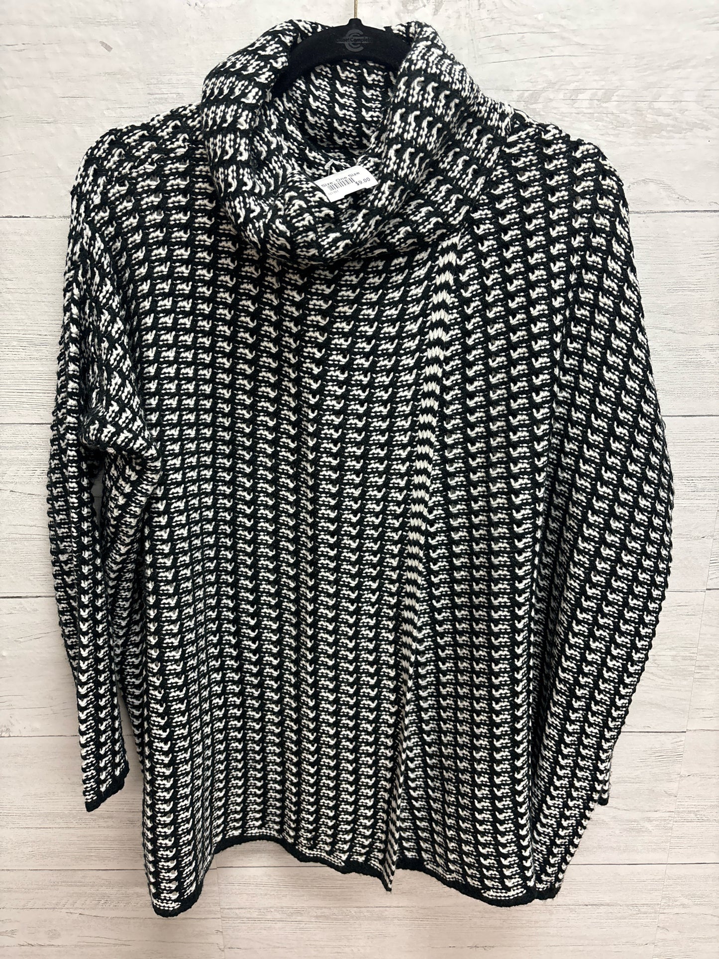 Size One Size Elon Black/White Womens Sweater