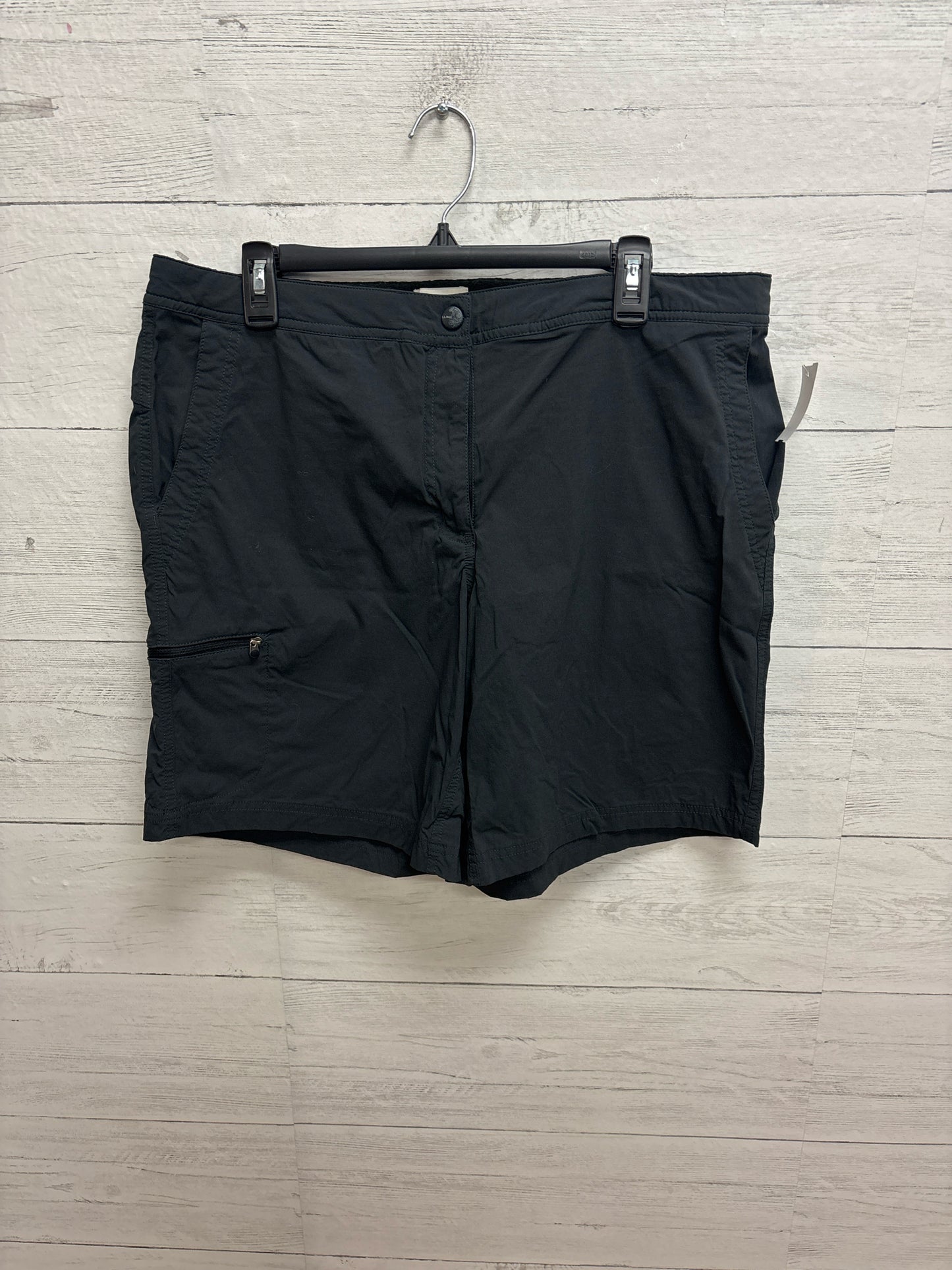 Size 16 LL Bean Black Womens Shorts