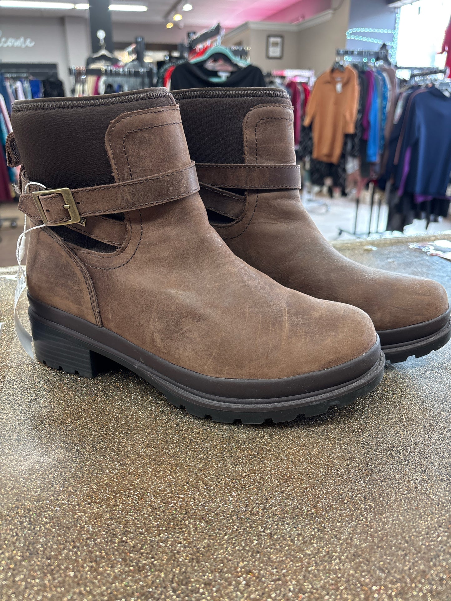 9 MUCK Brown Womens Shoe