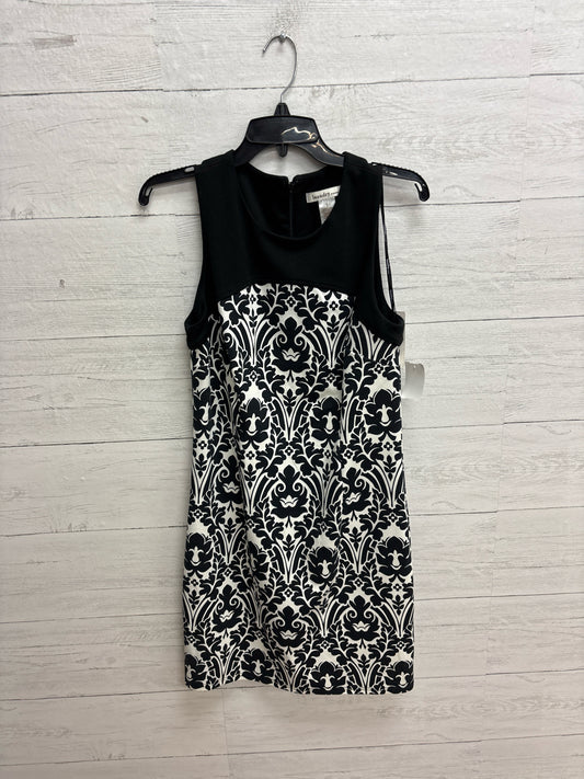 Size 6 Laundry Black/White Dress/Evening Wear