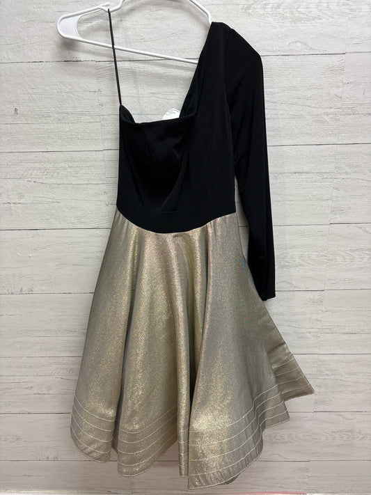 Size 2 MAG DOUGGAL Black/Silver GOWN