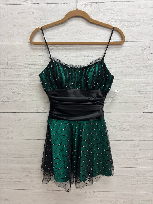 Size 5/6 Morgan & Co green/black GOWN