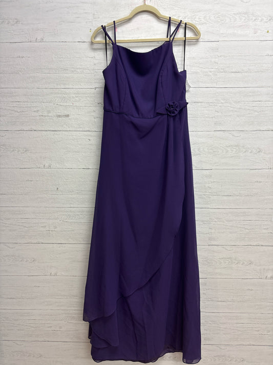 Size 14 N/A Purple GOWN