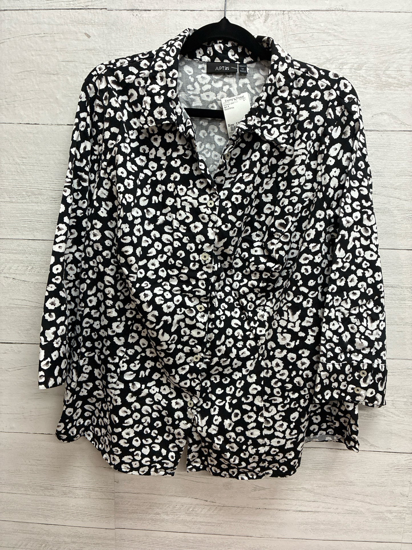 Size 1X Apt. 9 Black/White Womens Shirt