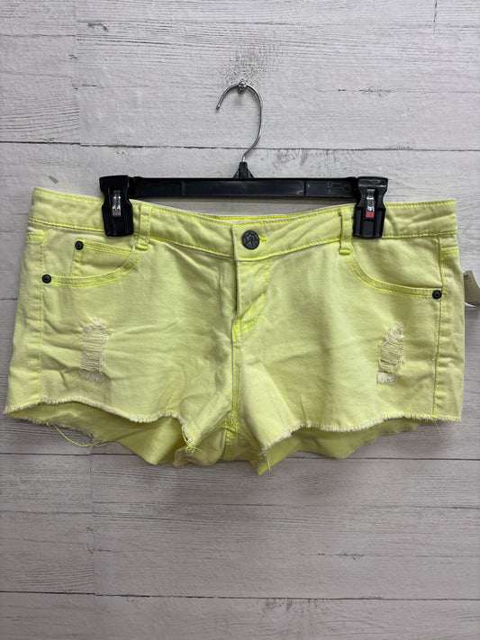 Size 15 Vanilla Star Green Womens Shorts