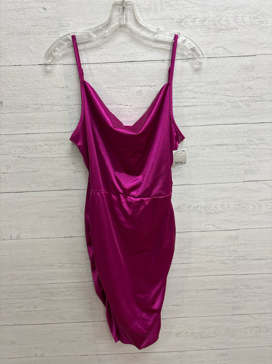 Size L N/A Pink GOWN