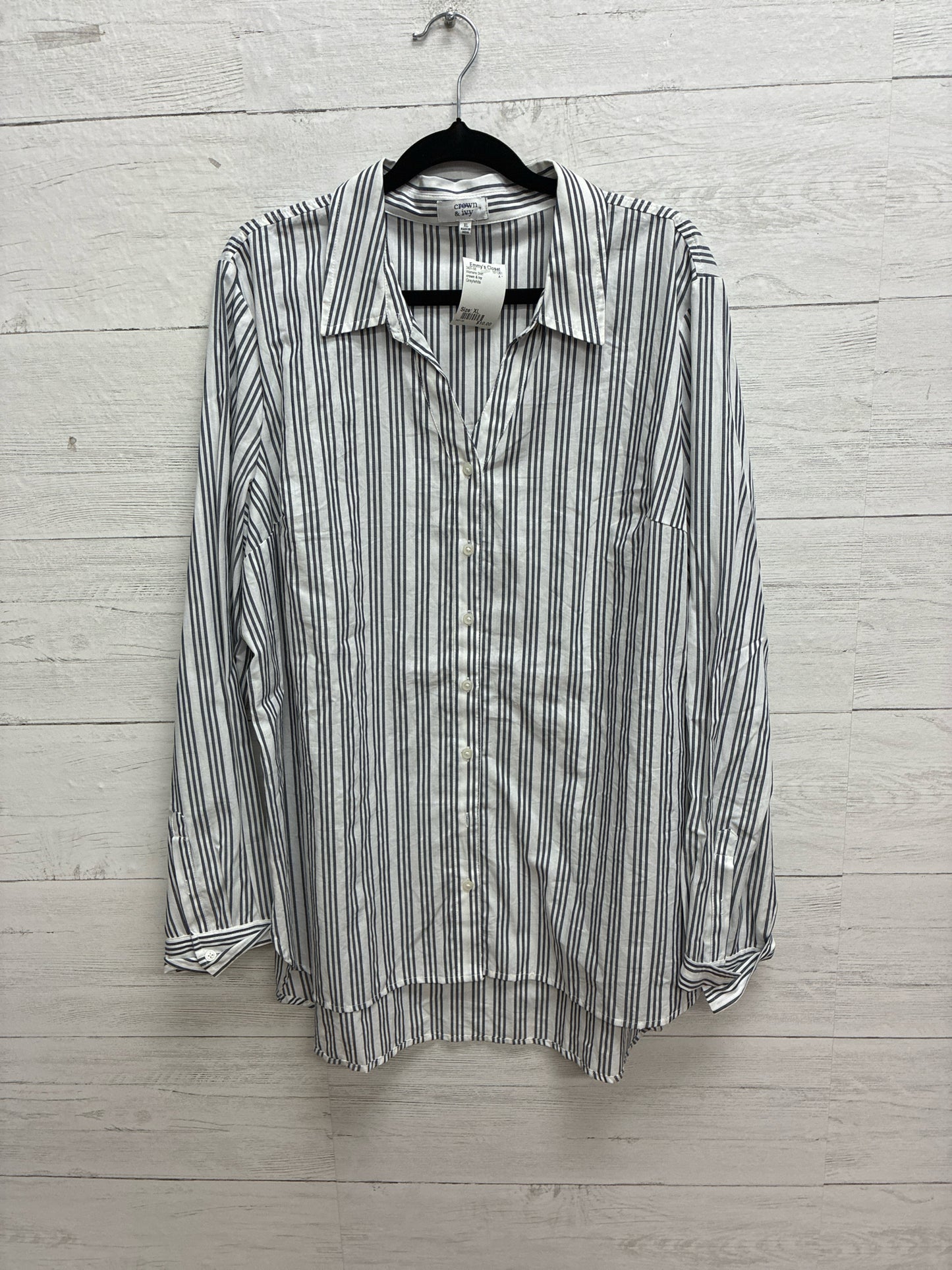 Size XL crown & ivy Grey/white Womens Shirt