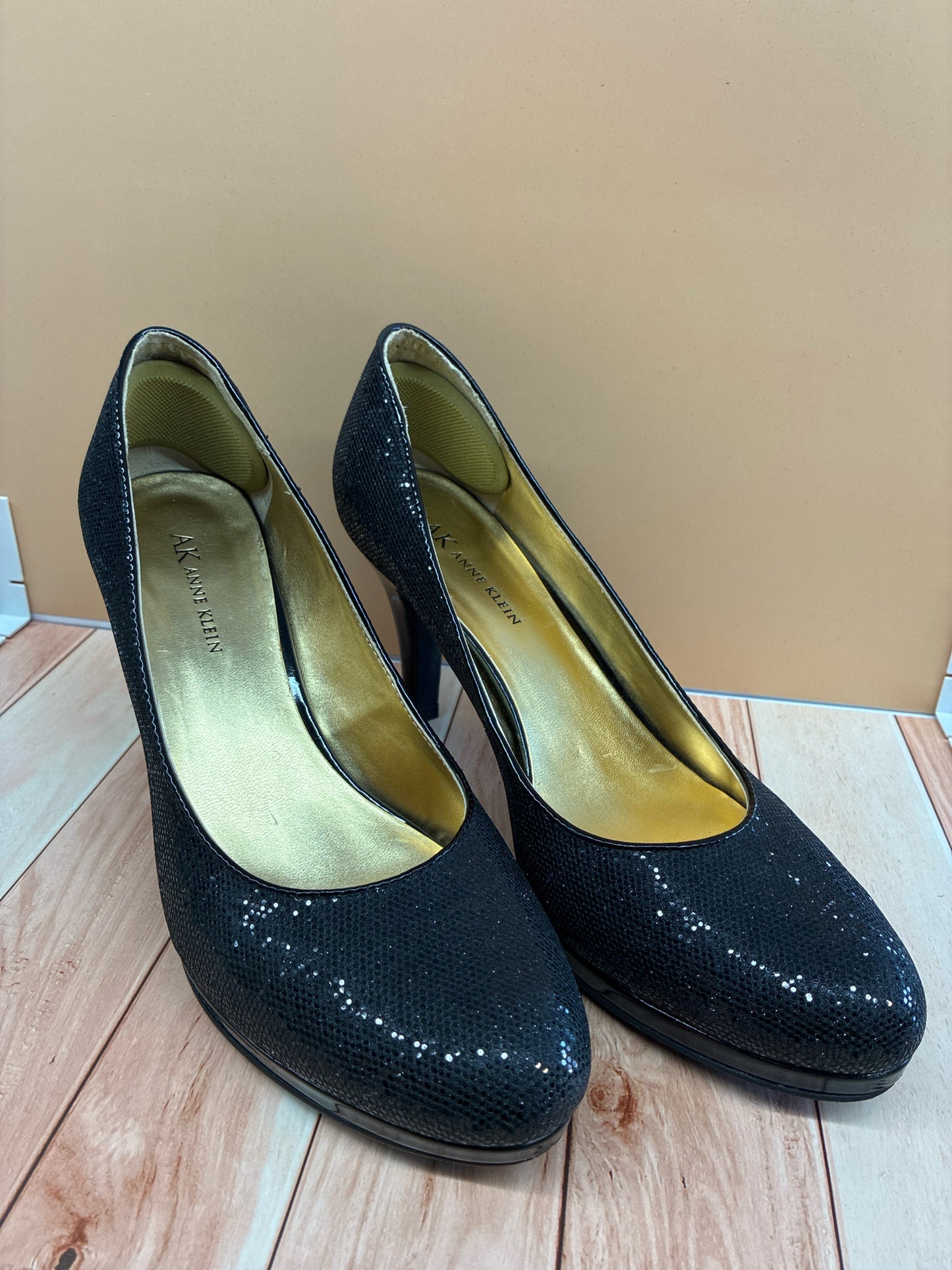 8.5 Anne Klein Black Womens Heels
