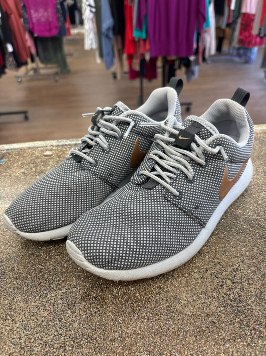 6 Nike Grey Womens Shoe