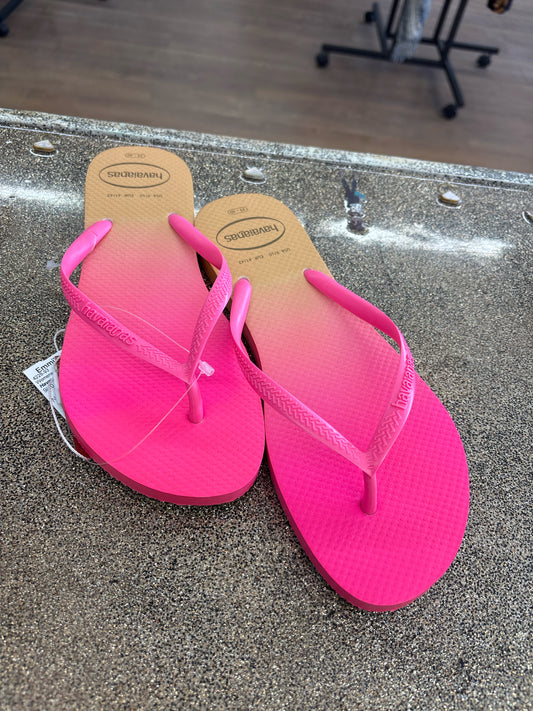 9/10 Havaianas Pink/Gold Womens Sandal