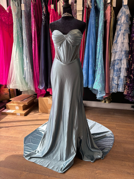 Size 6 Emmi's Elegance Blue GOWN