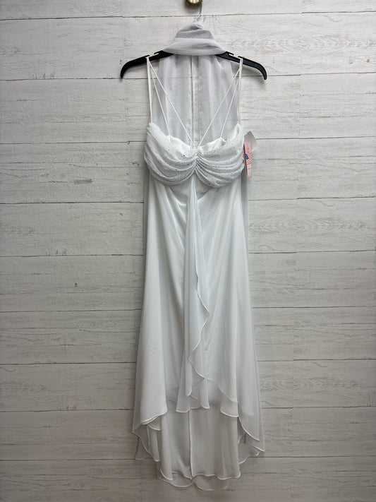 Size L POLY USA White GOWN