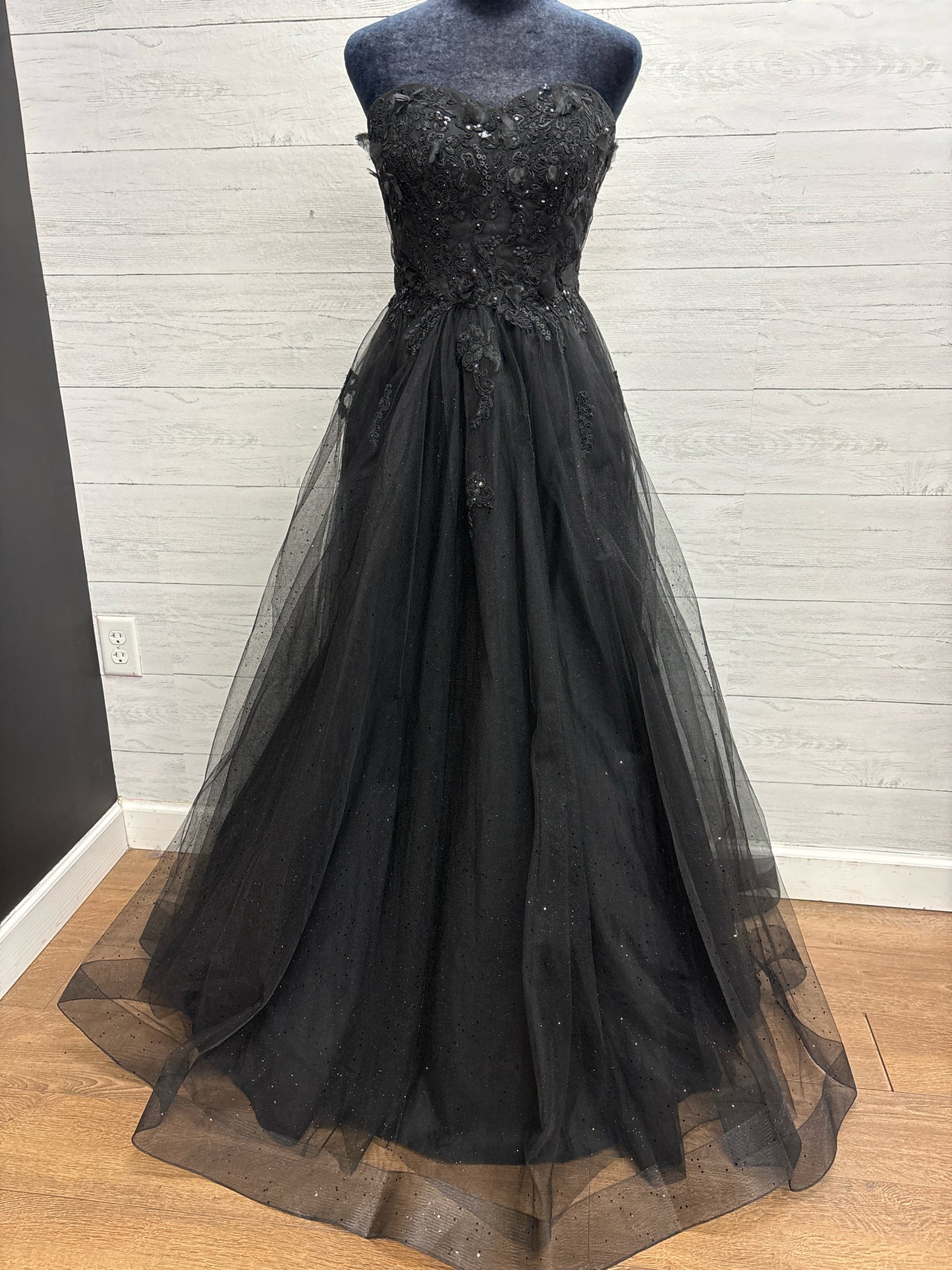 Size 8 JULES & CLEO Black GOWN