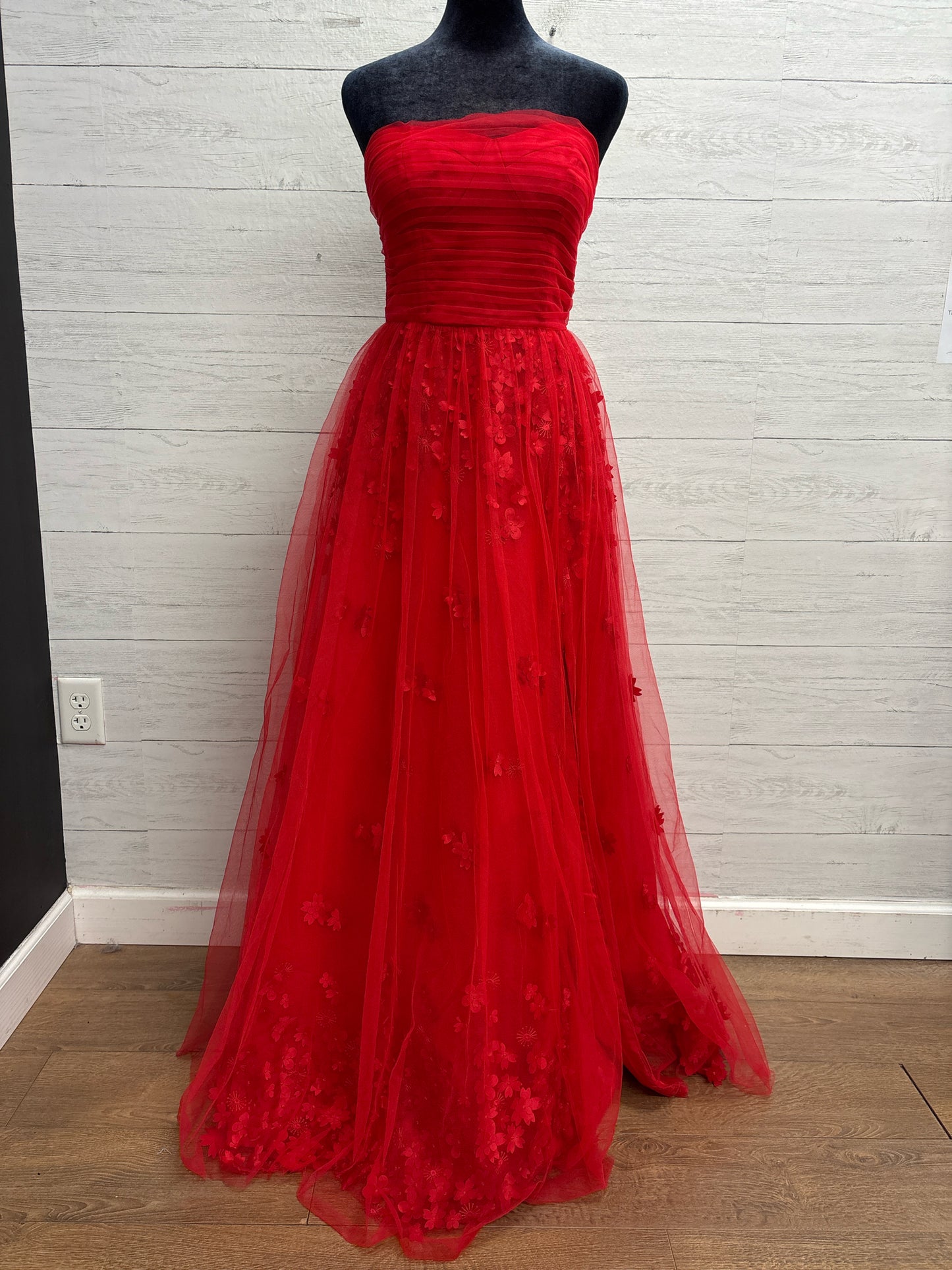 Size 6 JULES & CLEO Red GOWN