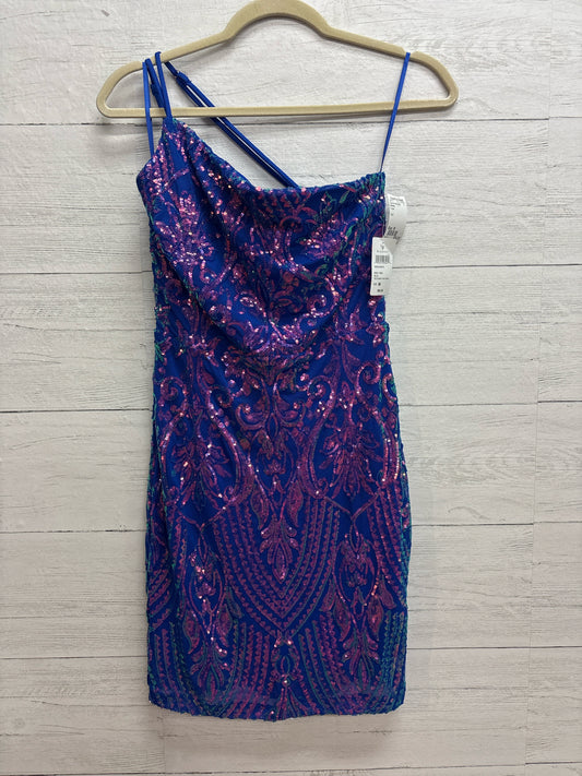 Size M Windsor Purple GOWN