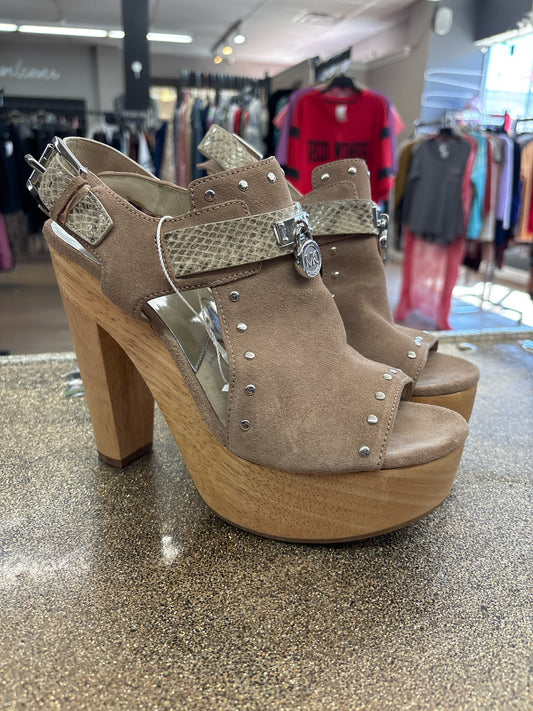 10 Michael Kors Tan Womens Shoe