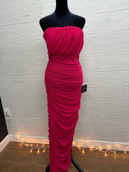 Size M Lulus Pink GOWN
