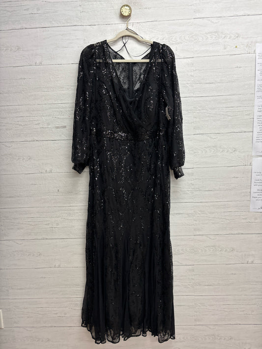 Size 18 R&M Richards Black GOWN