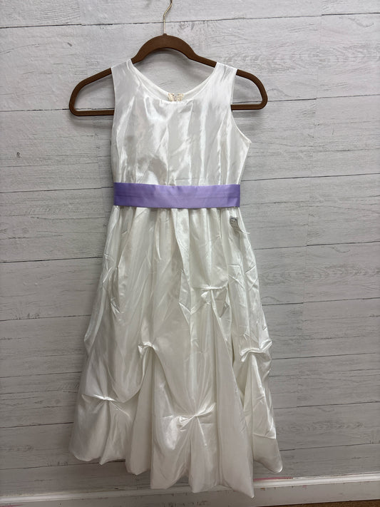 Size 8 N/A Off White GOWN