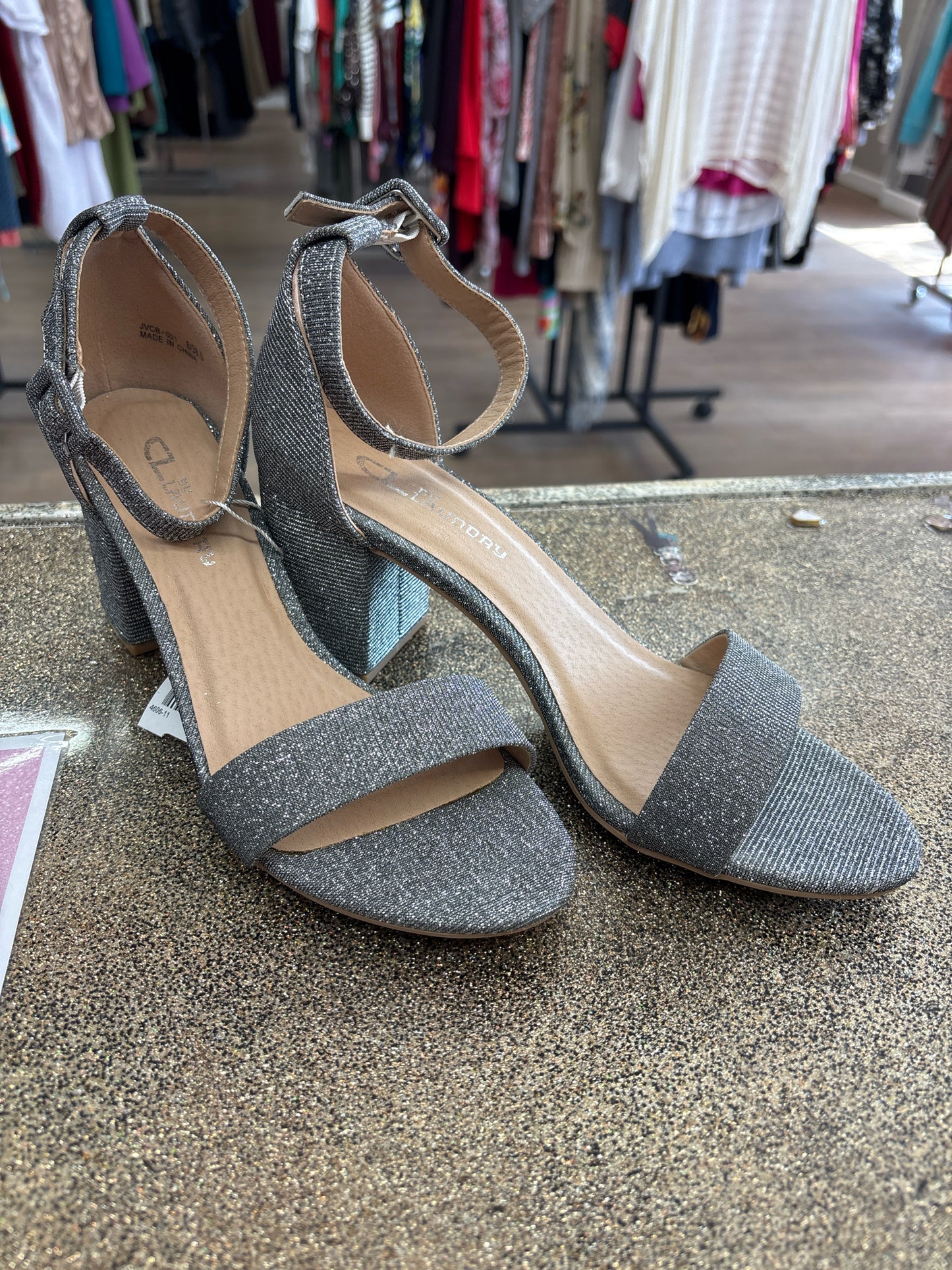 8 Laundry Silver Womens Shoe