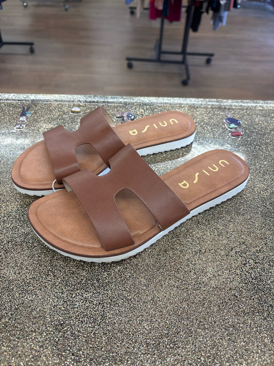 6.5 UNISA Tan Womens Shoe