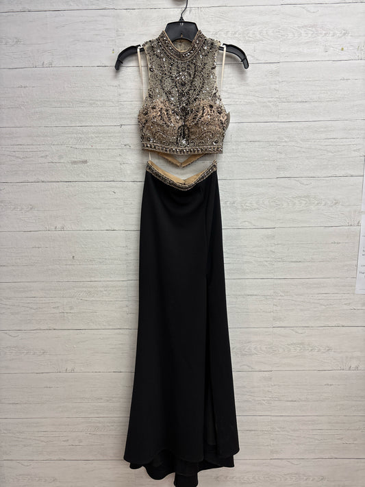 Size 0 Gigi Hill Black GOWN